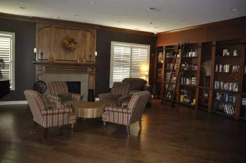 Living - 500 Dancer Ln, Oswego, IL 60543 photo 4 of 5