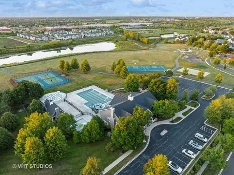 View/Area - 500 Dancer Ln, Oswego, IL 60543 photo 2 of 4