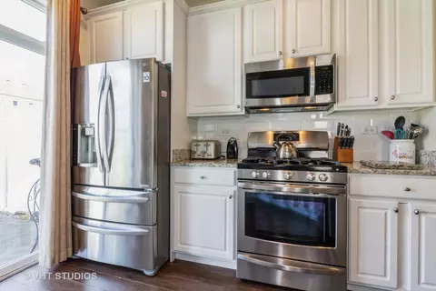 Kitchen - 500 Dancer Ln, Oswego, IL 60543 photo 2 of 3