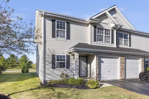 1637 W Chrysler Dr, Belvidere, IL 61008
