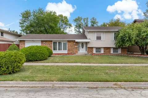 17755 Maple Ave, Country Club Hills, IL 60478