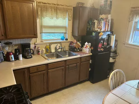 514 Morgan St, Elgin, IL 60123 photo 2