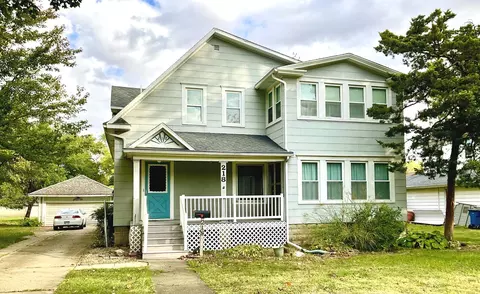 218 W Waupansie St, Dwight, IL 60420