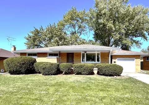 1219 Blatt Blvd, Bradley, IL 60915
