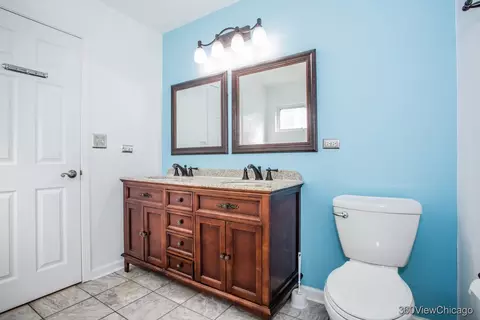 Bath - 12430 S Bobwhite Ln, Plainfield, IL 60585 photo 4 of 8