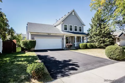 12430 S Bobwhite Ln, Plainfield, IL 60585