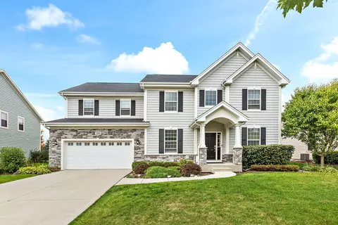 790 Richwood Ave, Elgin, IL 60124