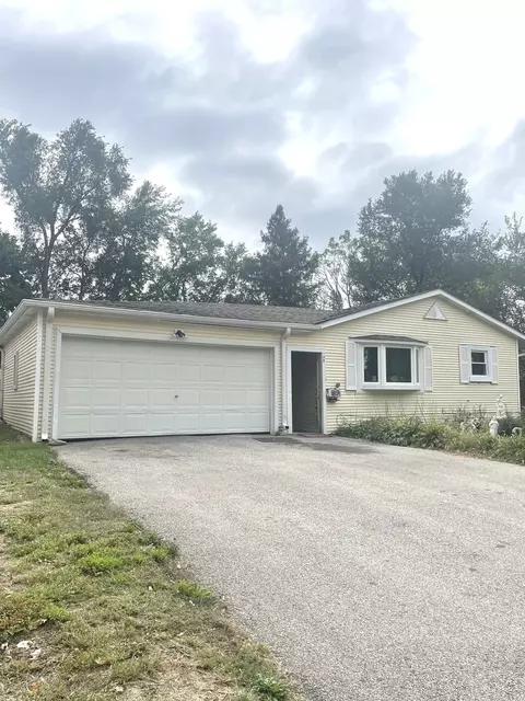 340 Tulsa Ave, Carpentersville, IL 60110