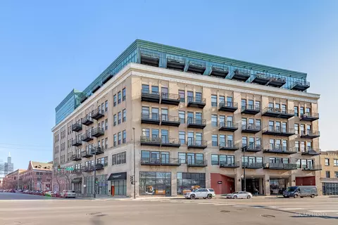 1645 W Ogden Ave #712, Chicago, IL 60612