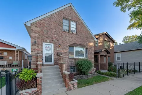 450 W 43rd Pl, Chicago, IL 60609
