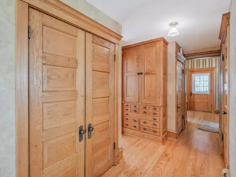 Entry Way - 725 N Spring St, Elgin, IL 60120 photo 2 of 3