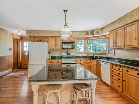Kitchen - 725 N Spring St, Elgin, IL 60120 photo 1 of 3
