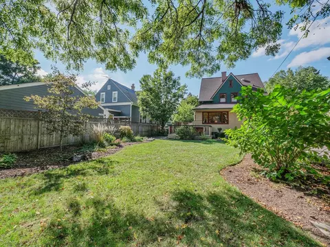 Exterior - 725 N Spring St, Elgin, IL 60120 photo 6 of 14