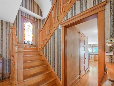 Entry Way - 725 N Spring St, Elgin, IL 60120 photo 3 of 3