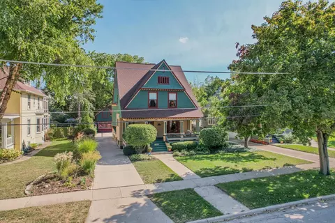 Exterior - 725 N Spring St, Elgin, IL 60120 photo 14 of 14