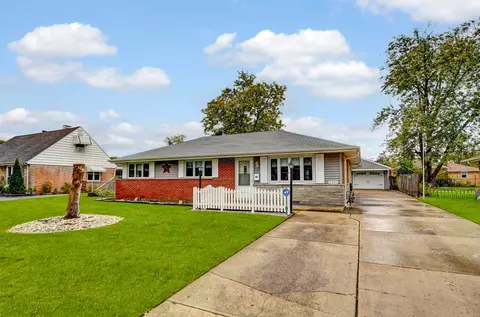 6301 W 83rd Pl, Burbank, IL 60459