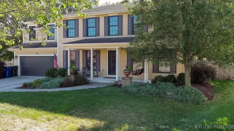 Exterior - 938 Oakleaf Ct, Naperville, IL 60540 photo 2 of 3