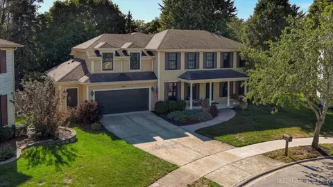938 Oakleaf Ct, Naperville, IL 60540