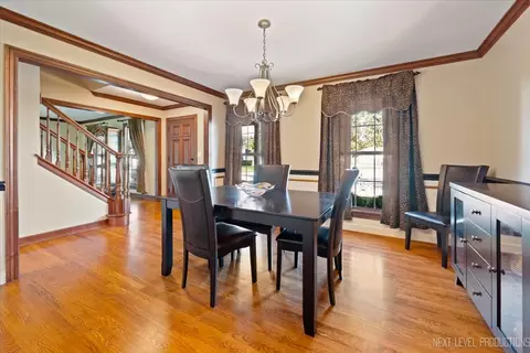 Dining - 938 Oakleaf Ct, Naperville, IL 60540 photo 2 of 3