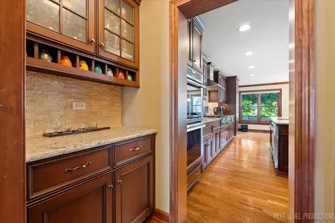Kitchen - 938 Oakleaf Ct, Naperville, IL 60540 photo 1 of 6