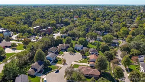View/Area - 938 Oakleaf Ct, Naperville, IL 60540 photo 3 of 5