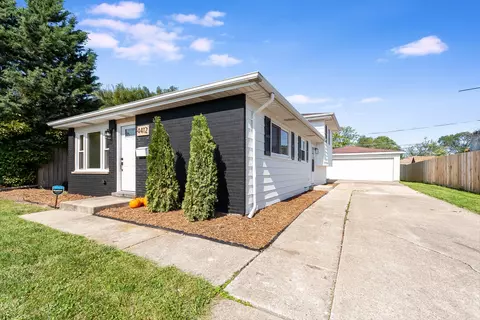 4412 Lisa Ln, Oak Forest, IL 60452