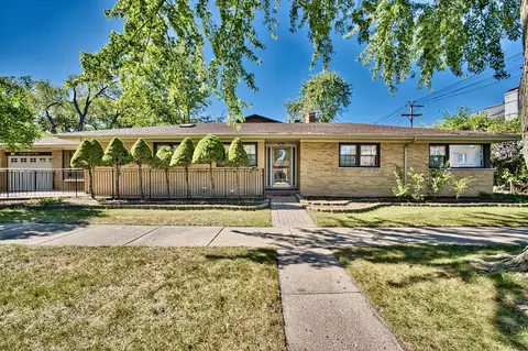 6802 N Lowell Ave, Lincolnwood, IL 60712