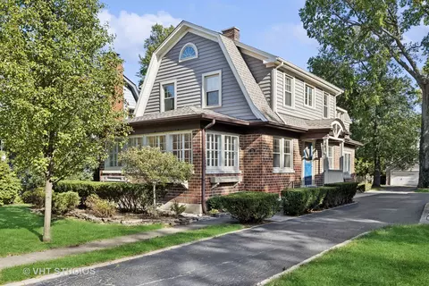 75 N Cowley Rd, Riverside, IL 60546