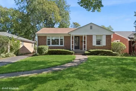 805 N Mitchell Ave, Arlington Heights, IL 60004