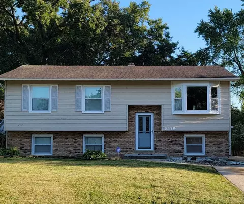 2119 Witchwood Ln, Lindenhurst, IL 60046