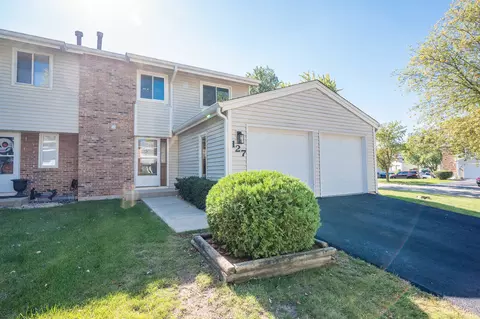 127 Jerome Ln, Bolingbrook, IL 60440