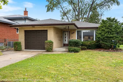 9914 S Turner Ave, Evergreen Park, IL 60805