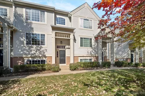 805 Pheasant Trl, Saint Charles, IL 60174