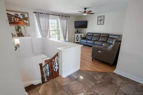 109 Highbury Dr, Elgin, IL 60120 photo 6
