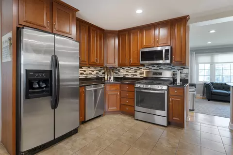 2696 Rusty Dr, Des Plaines, IL 60018 photo 9