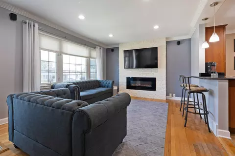 2696 Rusty Dr, Des Plaines, IL 60018 photo 4