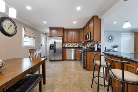 2696 Rusty Dr, Des Plaines, IL 60018 photo 8