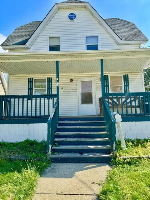 103 N Victory St, Waukegan, IL 60085