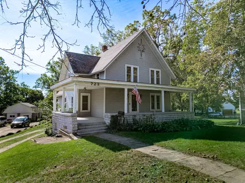 723 E Lincoln Ave, Belvidere, IL 61008