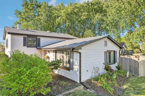 Exterior - 959 Trailside Ln, Bartlett, IL 60103 photo 7 of 17