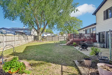 Exterior - 959 Trailside Ln, Bartlett, IL 60103 photo 4 of 17