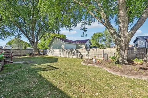 Exterior - 959 Trailside Ln, Bartlett, IL 60103 photo 13 of 17