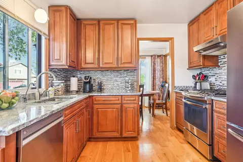 Kitchen - 959 Trailside Ln, Bartlett, IL 60103 photo 1 of 6