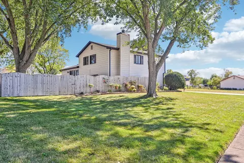 Exterior - 959 Trailside Ln, Bartlett, IL 60103 photo 12 of 17