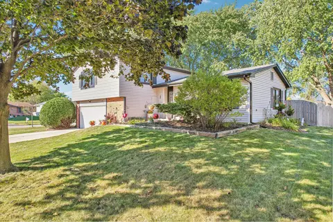Exterior - 959 Trailside Ln, Bartlett, IL 60103 photo 8 of 17