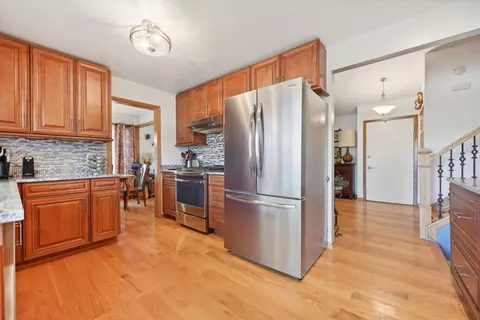 Kitchen - 959 Trailside Ln, Bartlett, IL 60103 photo 5 of 6