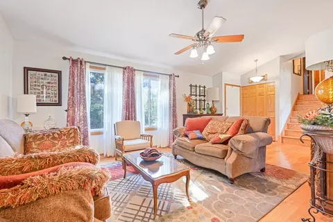Living - 959 Trailside Ln, Bartlett, IL 60103 photo 4 of 6