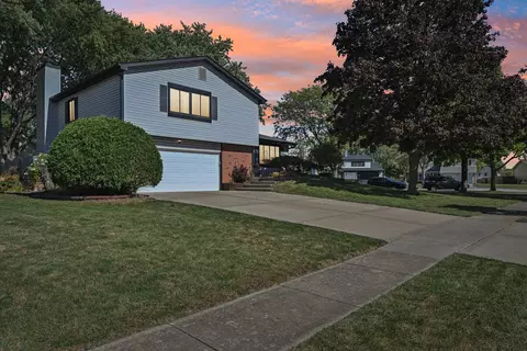 Exterior - 959 Trailside Ln, Bartlett, IL 60103 photo 9 of 17