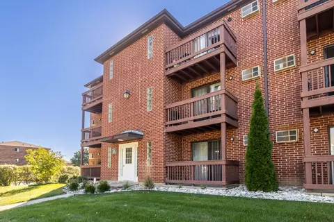 1130 Evergreen Ave #1B, Glendale Heights, IL 60139