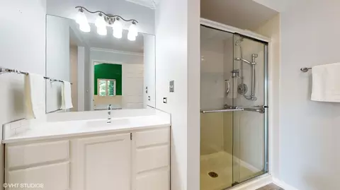 1857 Golf View Dr, Bartlett, IL 60103 photo 2